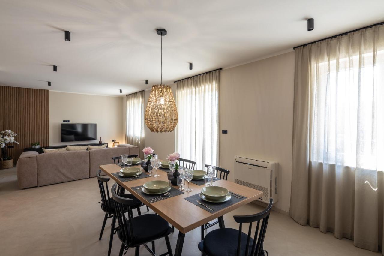 3 Luxury Bedroom Apartment Emma Sinj Kültér fotó