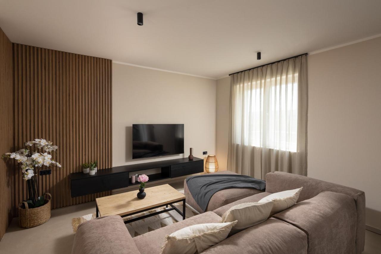 3 Luxury Bedroom Apartment Emma Sinj Kültér fotó
