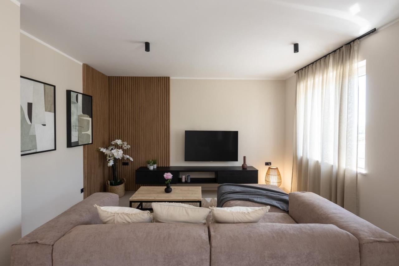 3 Luxury Bedroom Apartment Emma Sinj Kültér fotó